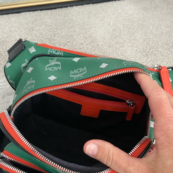 MCM Resnick Eden Green Reflective Leather Belt Bag - Picture 6 of 8